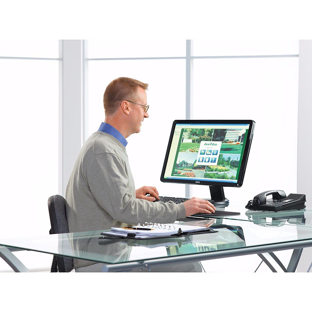 RB_Maxicom2_GuyOffice